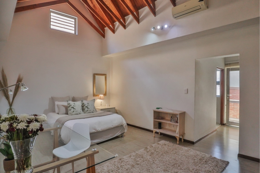 5 Bedroom Property for Sale in Xanadu Eco Park North West